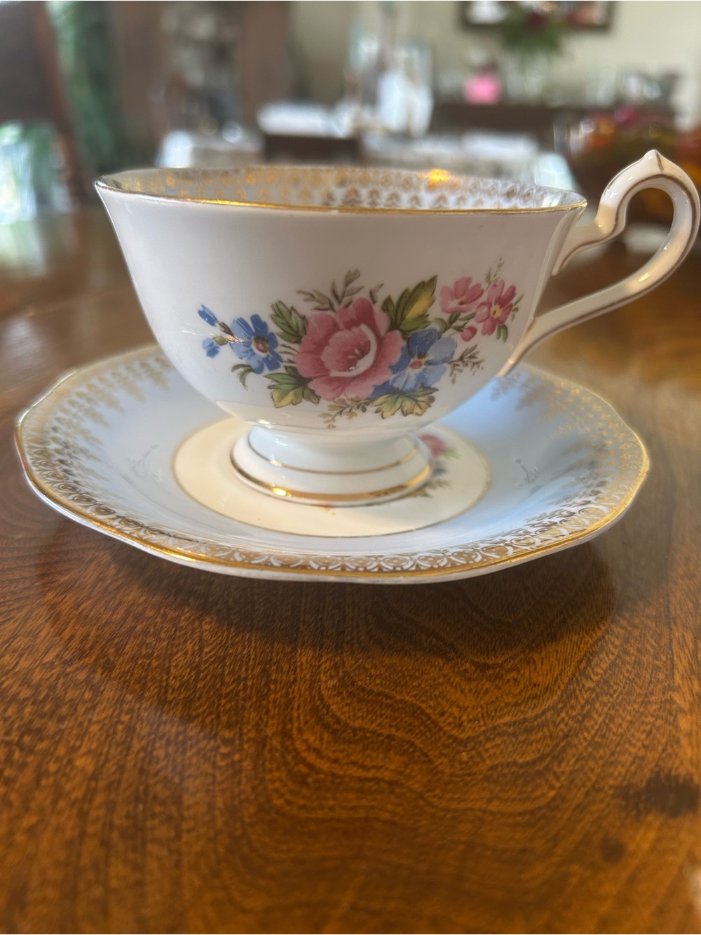 Queen Anne fine bone China teacup & saucer